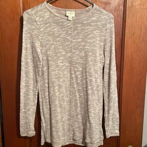 Women’s lightweight sweater